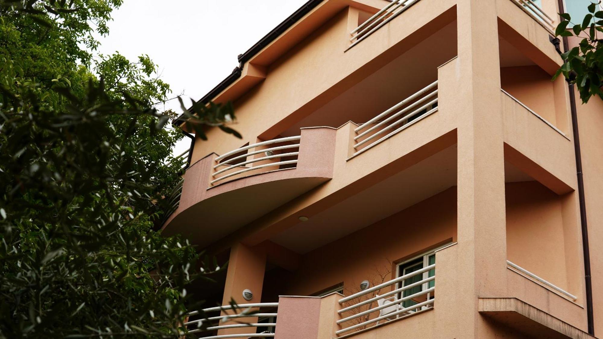 Hotel Vila Ivankovic Buna ภายนอก รูปภาพ